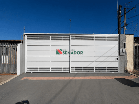 Casa à venda em Londrina, Recreio, com 4 quartos, com 155 m²