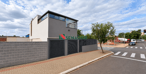 Sobrado para alugar em Londrina, Centro, com 8 quartos, com 220.68 m²